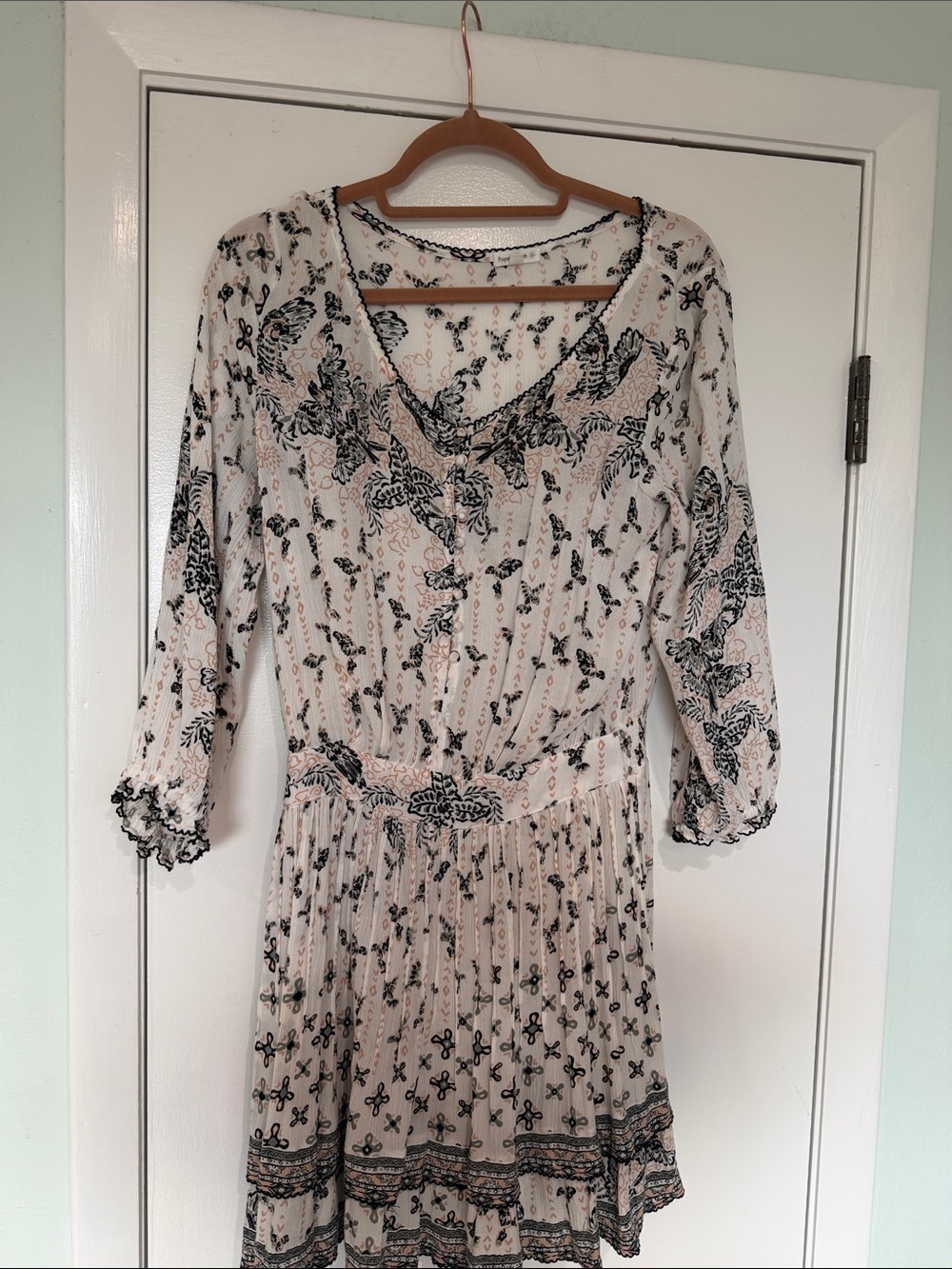 Poppets St Barth Floral Print V-Neck Pleated Women's Dress - Cream/Black